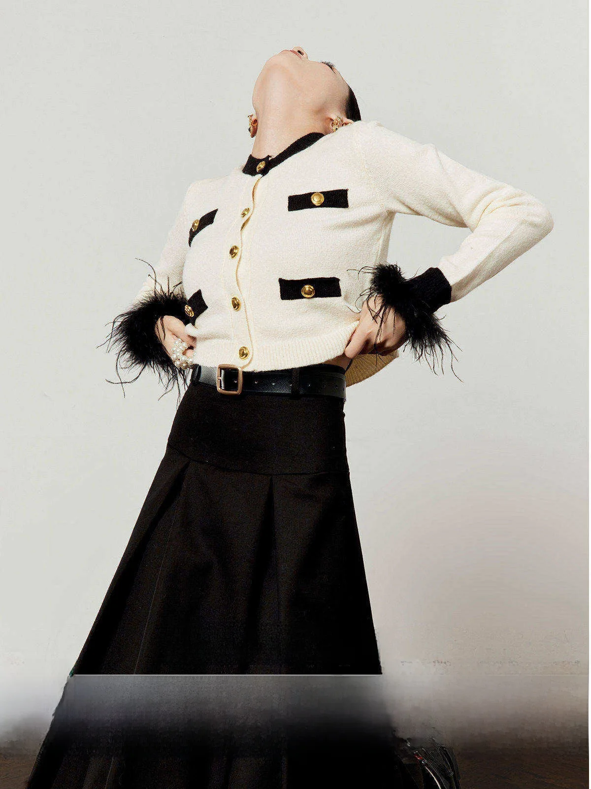 

Ele White Women's Jaet 2025 New Gold Button Sve Patchwork Knitted Sweater Luxury Sle Long Sve round Ne ort ...