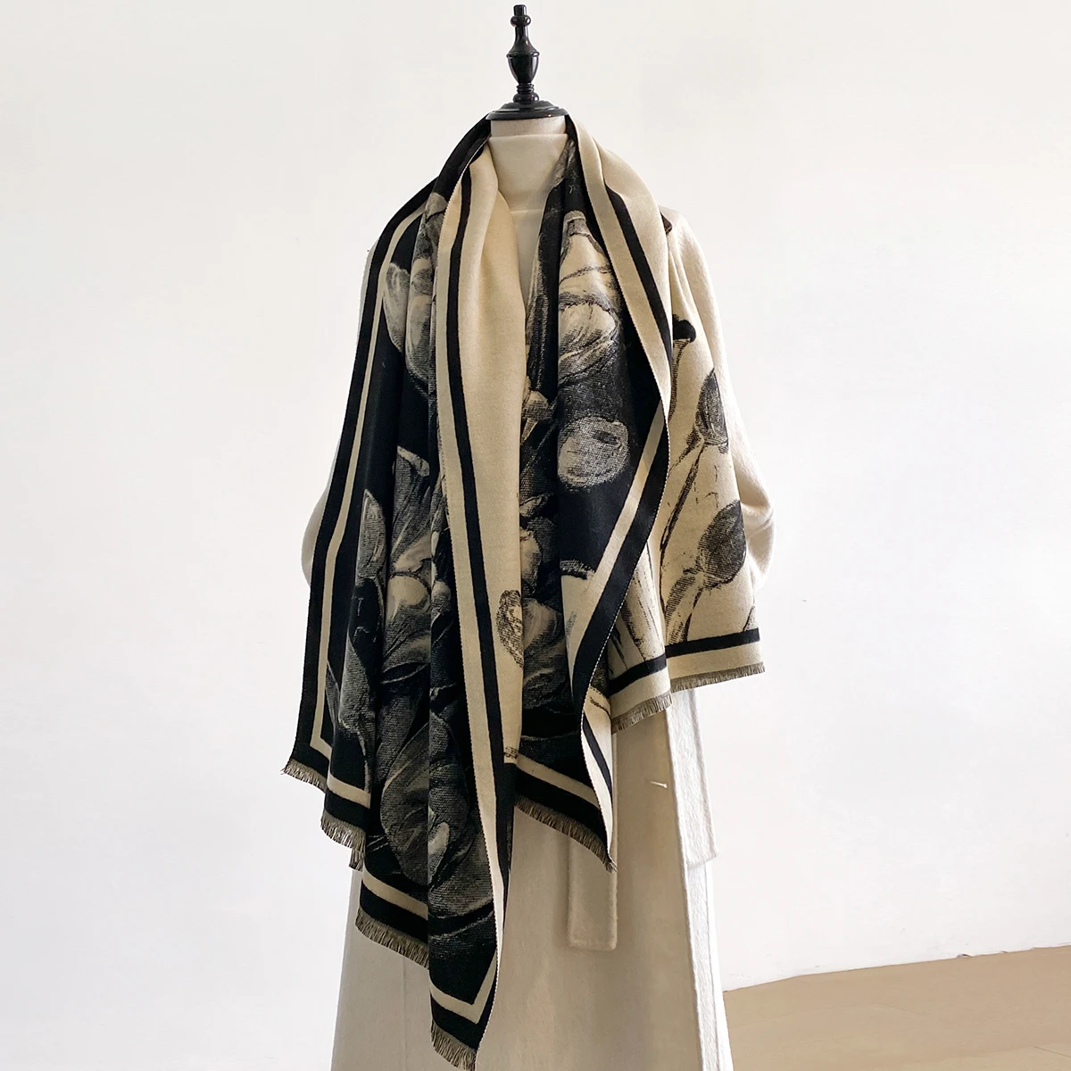 

New Luxury Design Winter Two-Sided Cashmere Jacquard Scarves High Quality Women Thicken Wrap Shawl Ladies Brand Pashmina Scarf