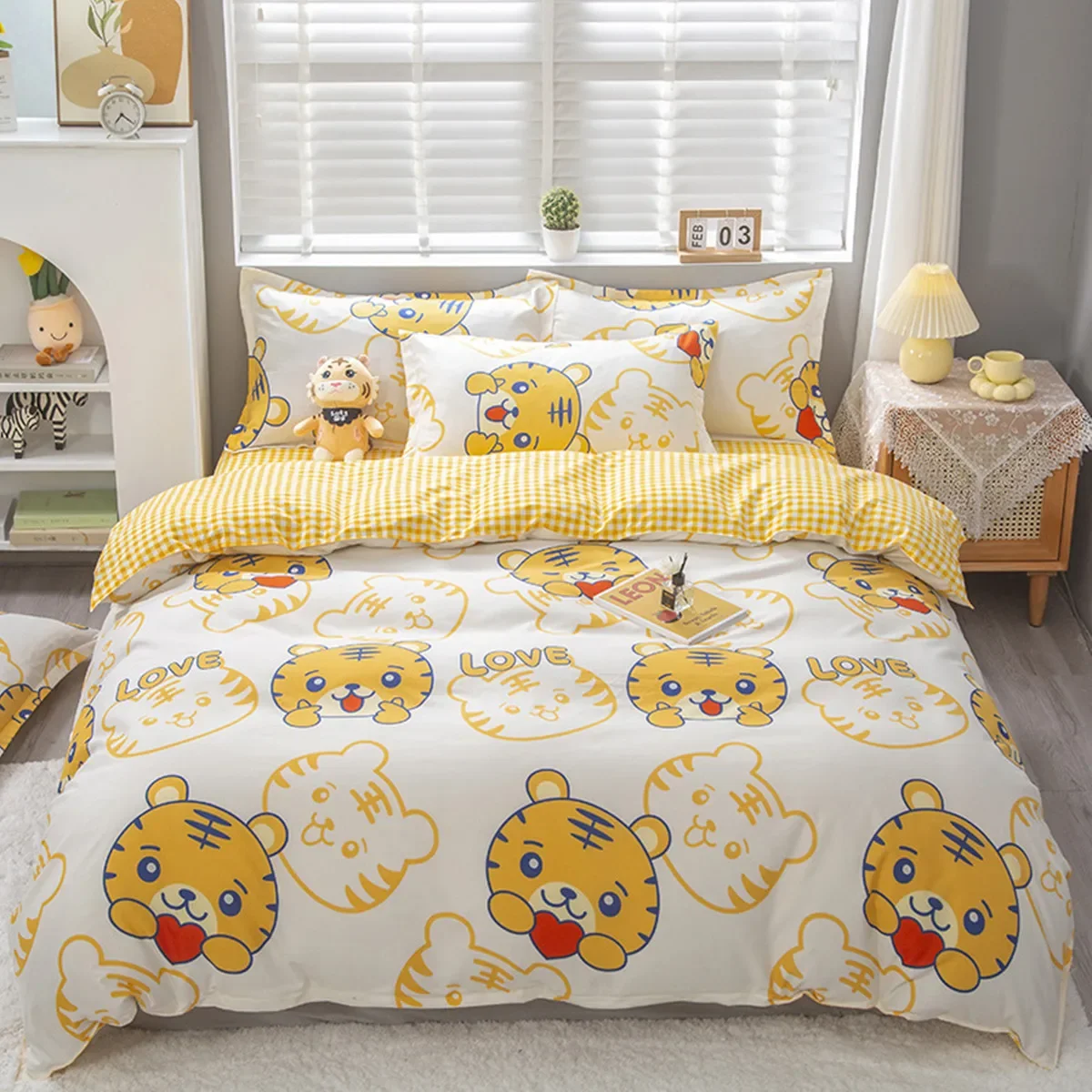 Lovely Cartoon Little Tiger Light Yellow Duvet Cover Covers Cartoon Animals Simple Style In Europe and America Room Decoriions