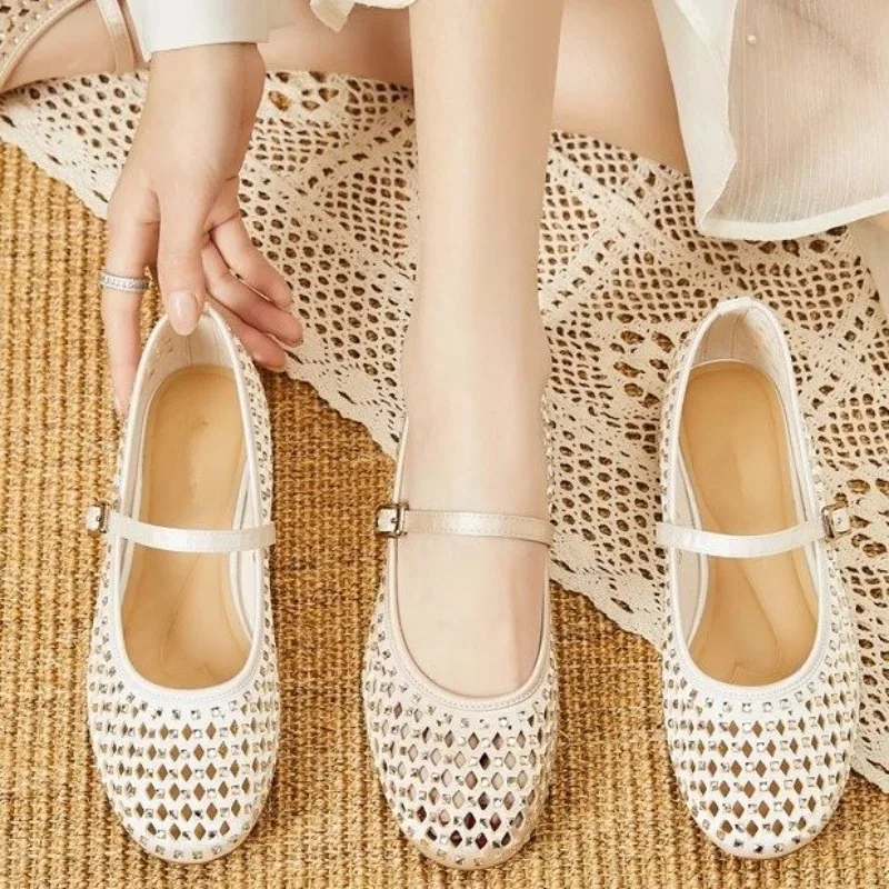 

Summer New Vintage Single Shoes Women Round Toe Shallow Mouth Cutout Breathable Rhinestone Mary Jane Women's Shoes