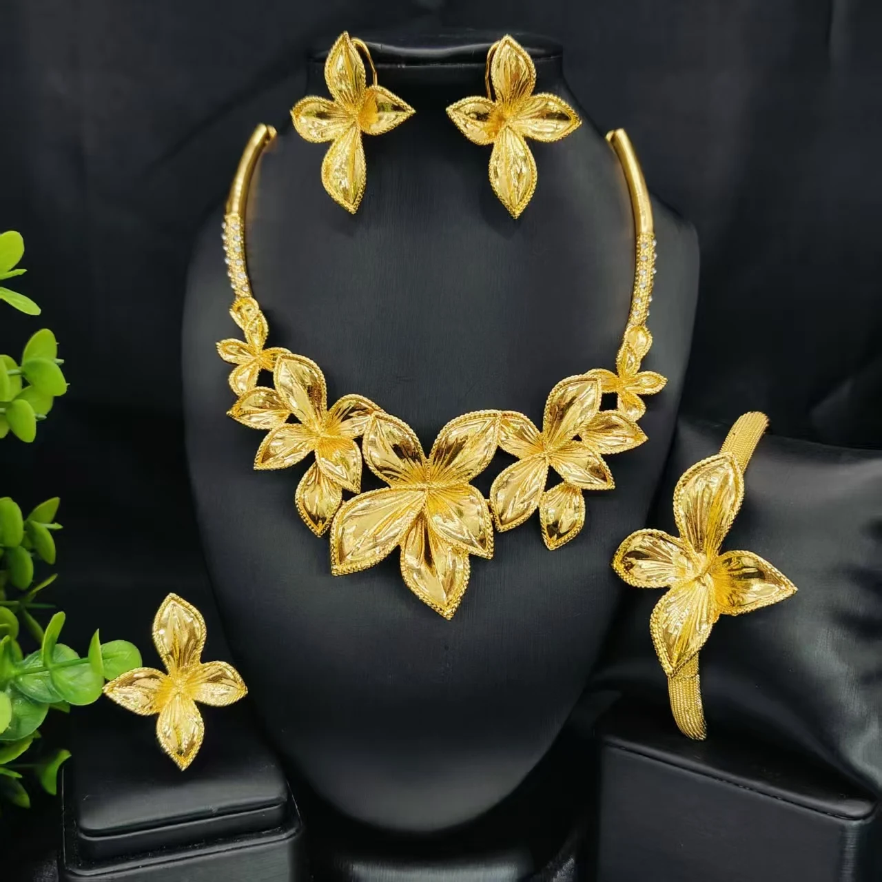 

Fashion Dubai 24K Gold Color Jewelry Set for Women Nigeria Wedding Necklace Earrings Bracelet Ring Bridal Jewellry Accessories