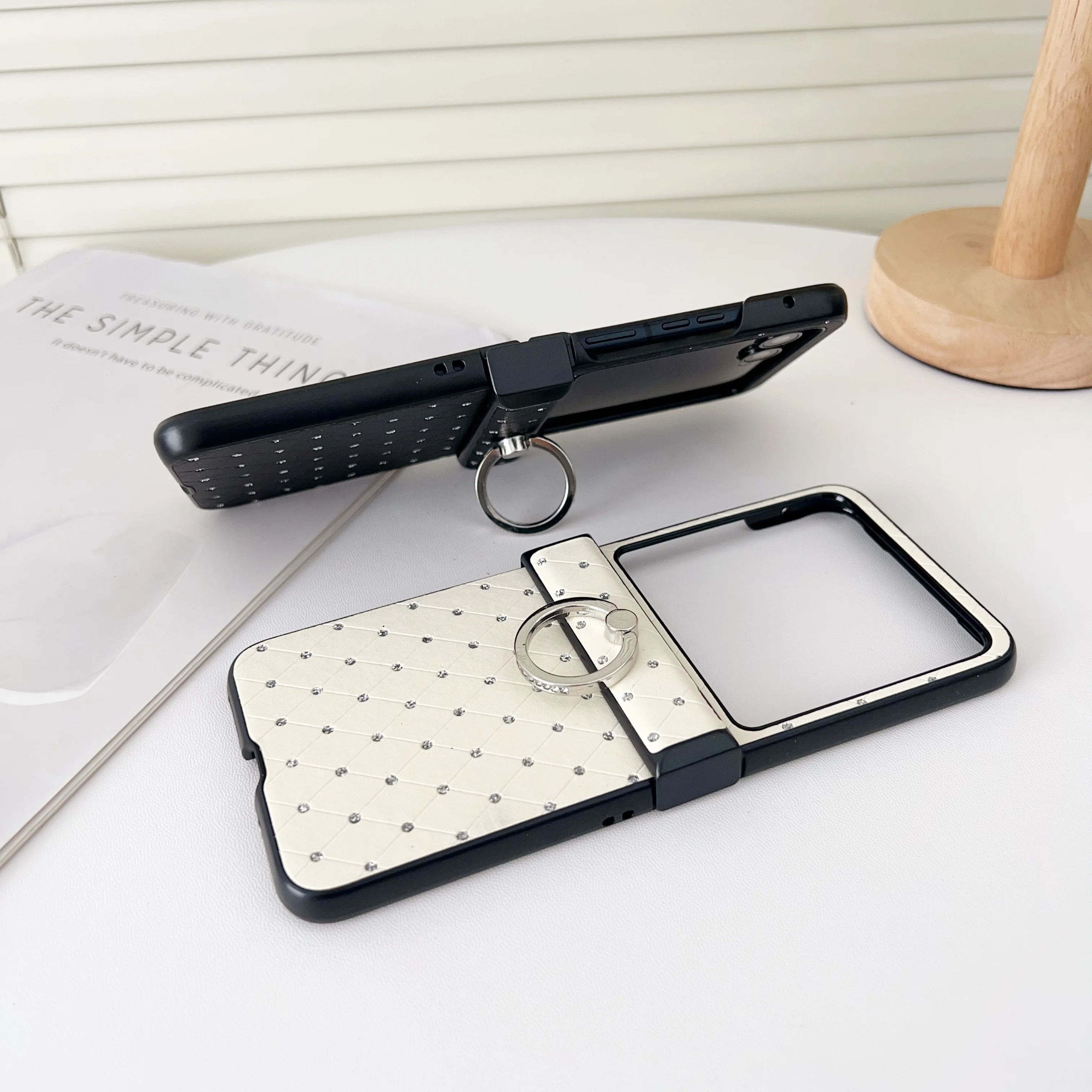 لموتورولا بريق الماس حافظة جلدية RazR 60 RazR 50 50s موتو 50 الترا 40 الترا غطاء حامل هاتف حامل هاتف معدني قابل للطي