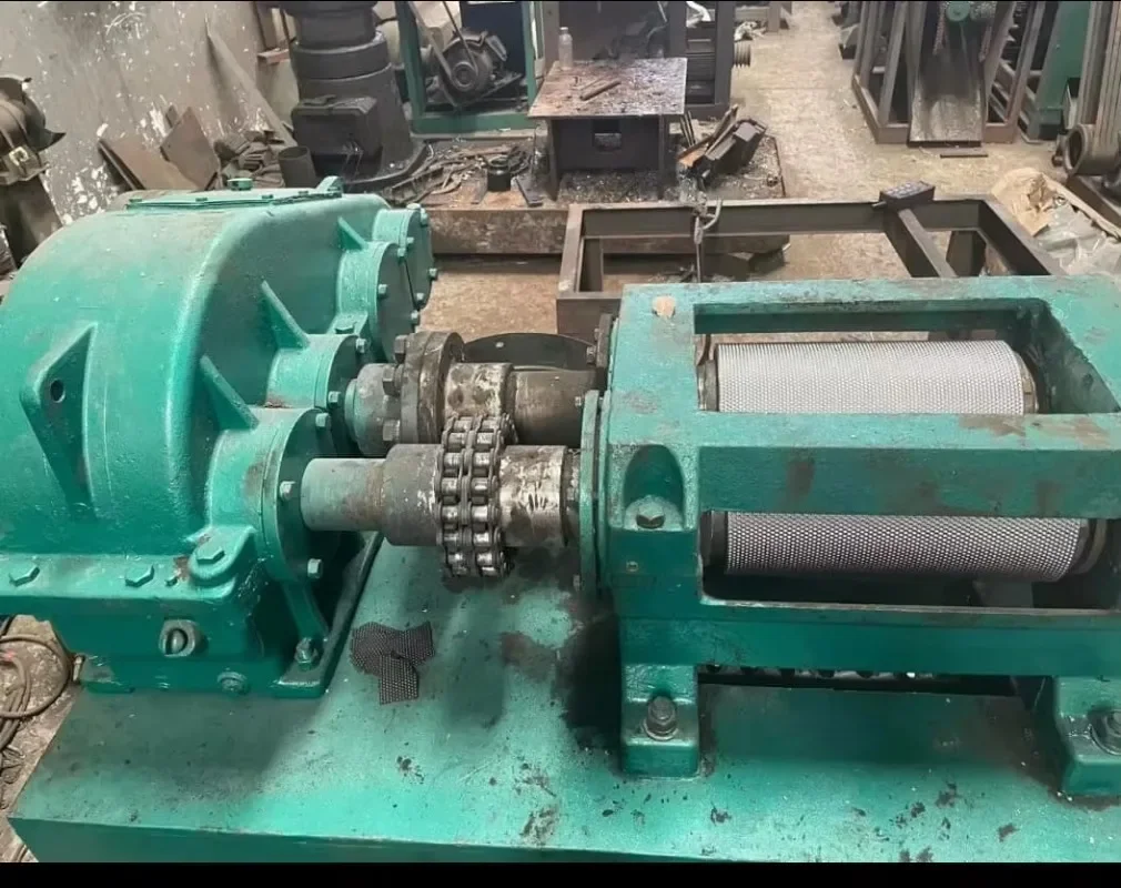 Double Roller Extrusion Granulator Organic  Fertilizer Pellet  Making Machine Ball Shape