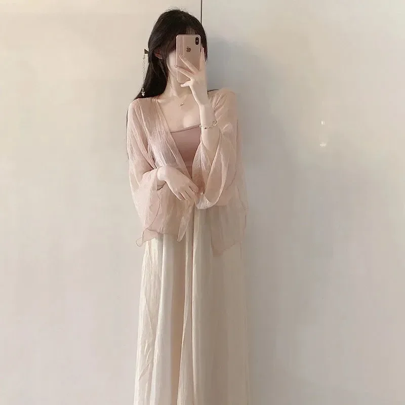 

Женский костюм, новинка 2025, нежный свободный кардиган, облегающая юбка средней длины на бретельках, комплект из трех предметов