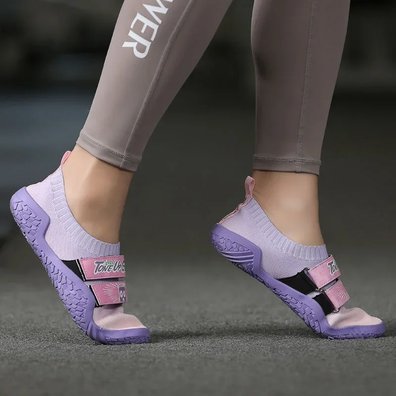 Nuevo zapato de tiro duro para sentadillas, zapatos de entrenamiento de levantamiento de pesas de diseñador para mujer, calzado de gimnasio para interiores, zapatos deportivos de fondo suave para mujer