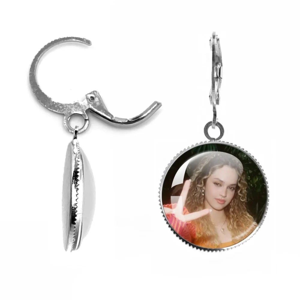 ต่างหู K- KATSEYE ใหม่ วงเกิร์ลกรุ๊ปเกาหลี งานศิลปะแก้ว จี้ห้อย ต่างหูแฟชั่น เครื่องประดับ ชาร์ม แคทซี่อาย ของขวัญสำหรับสาวๆ ﻿