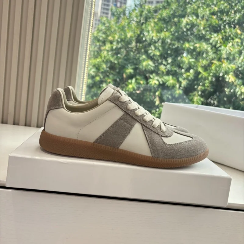 

Spring and summer new light luxury high-quality men's leather splicing design breathable and soft casual shoes