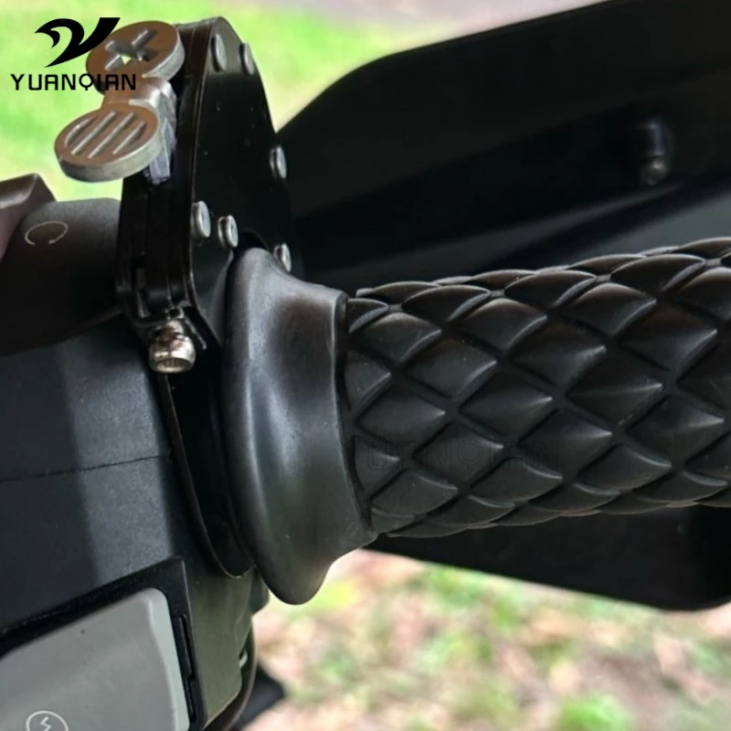 

For Husqvarna 701 Vitpilen/Svartpilen ALL YEARS Terra FE501 FE 501 Motorcycle Cruise Control Handlebar Throttle Lock Assist