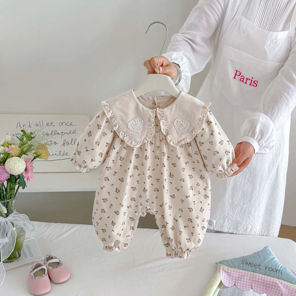 New 2026 Autumn Collection – Style Long-Sleeve Floral Print Romper for Baby Girls Fresh Turn-Down Collar Going-Out Crawler Suit