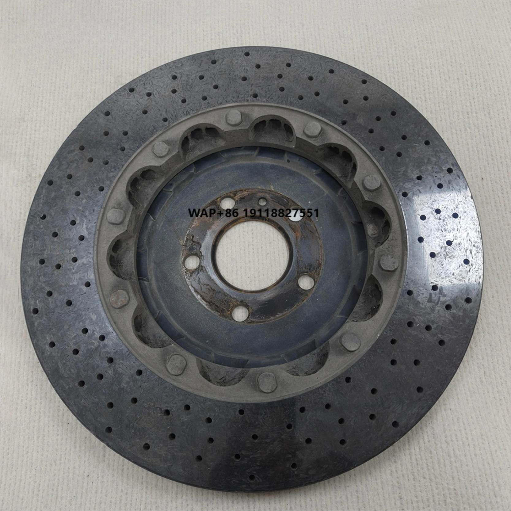 

Оригинальный задний левый карбон-керамический тормозной диск 11C0772CP для McLaren 12C 650S 625C 675LT 570 540C 600LT