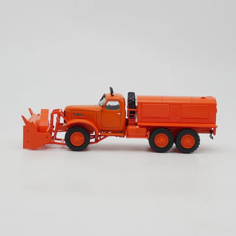 Ixo 1:43 Scale Diecast Alloy Zil 157 Soviet Road Snow Removal Vehicle Toys Cars Model Classic Adult Gift Souvenir Static Display