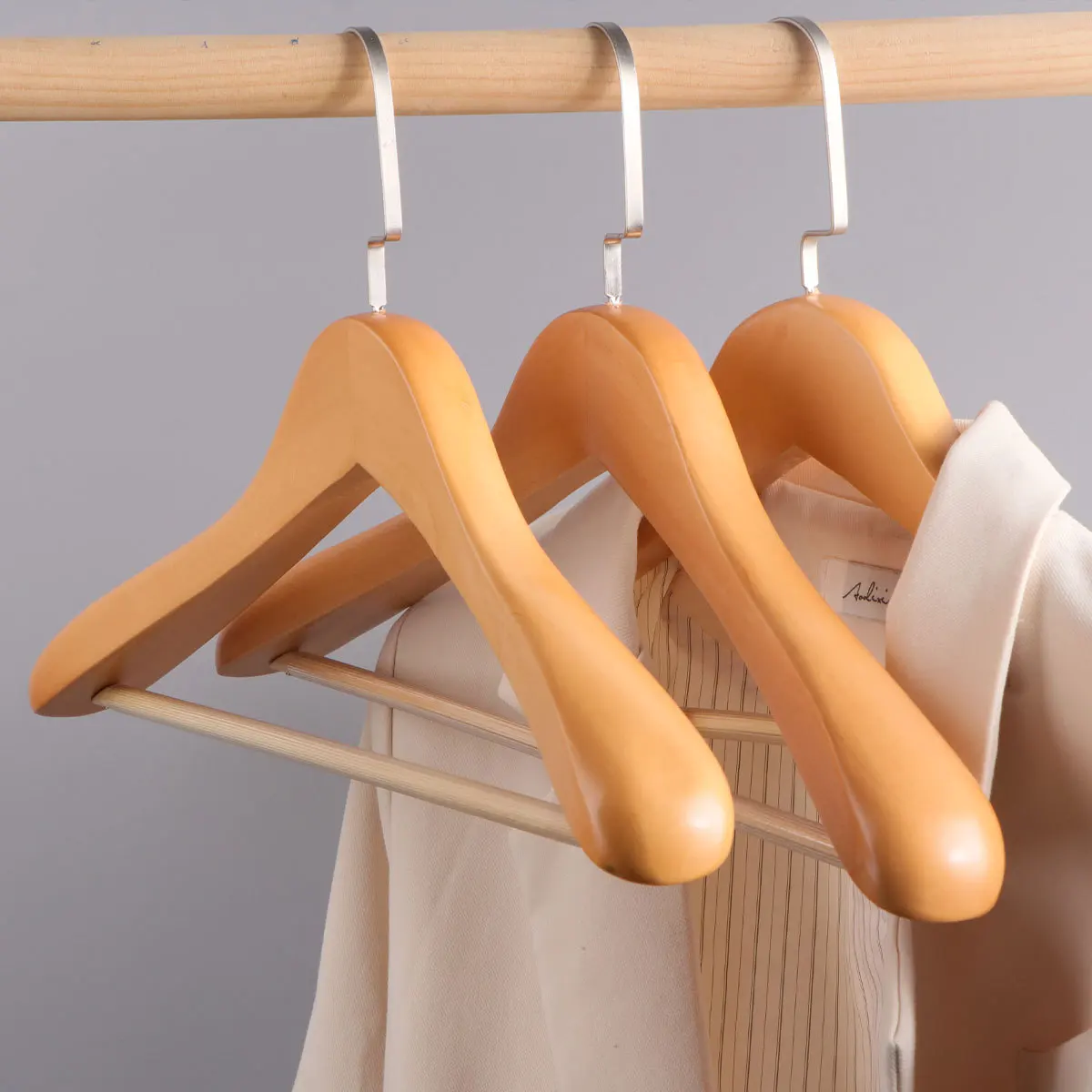 Natural Wooden Clothes Hangers for Home Premium Wood Suit Clothes Hangers Solid Wood Heavy Duty Hangers Retro Wardrobe Organizer