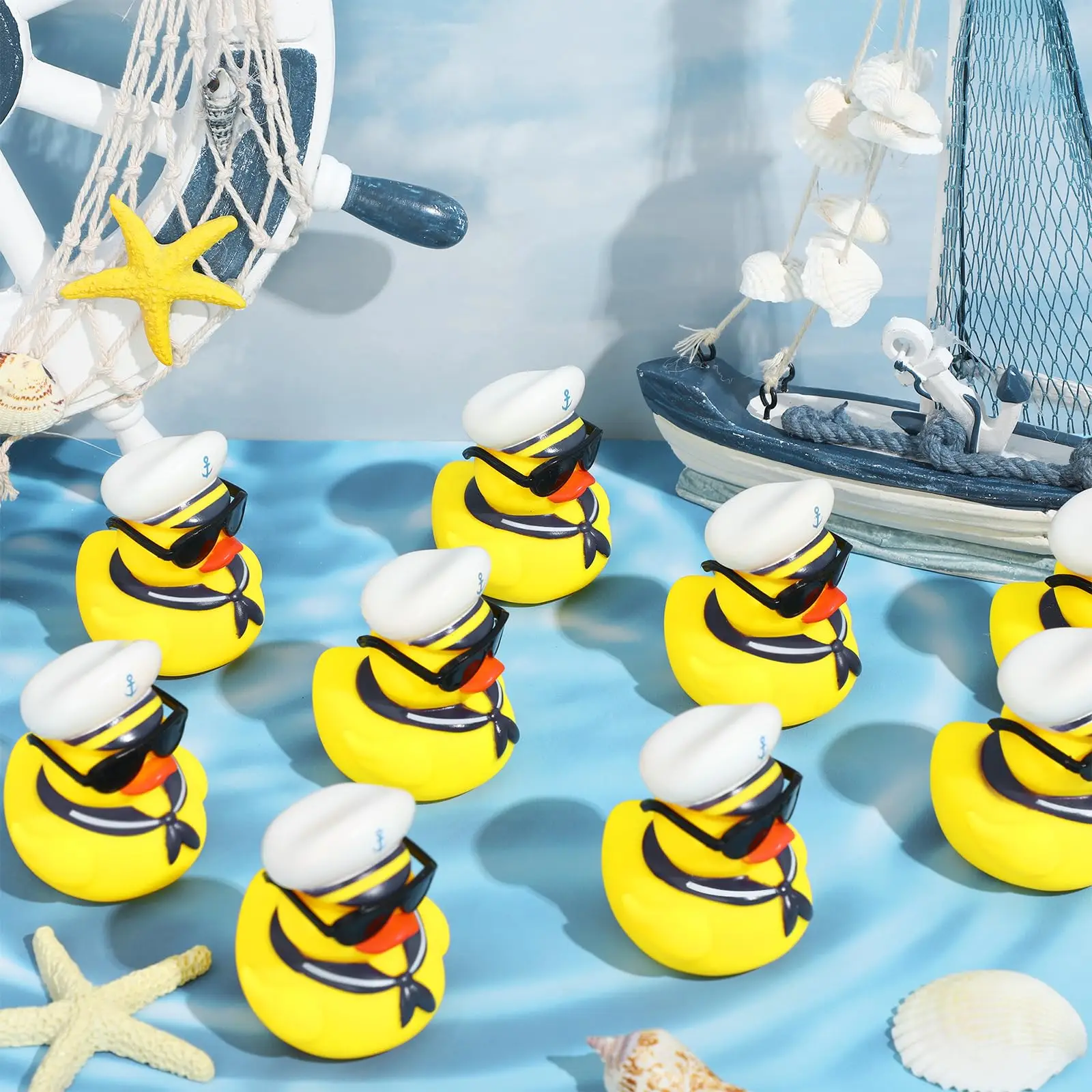 100Pcs Cruise Duck Bulk with Sunglasses Sets,Mini Sailing Rubber Ducks Summer Cruise Ship Toy Squeaky Duck Bath Part