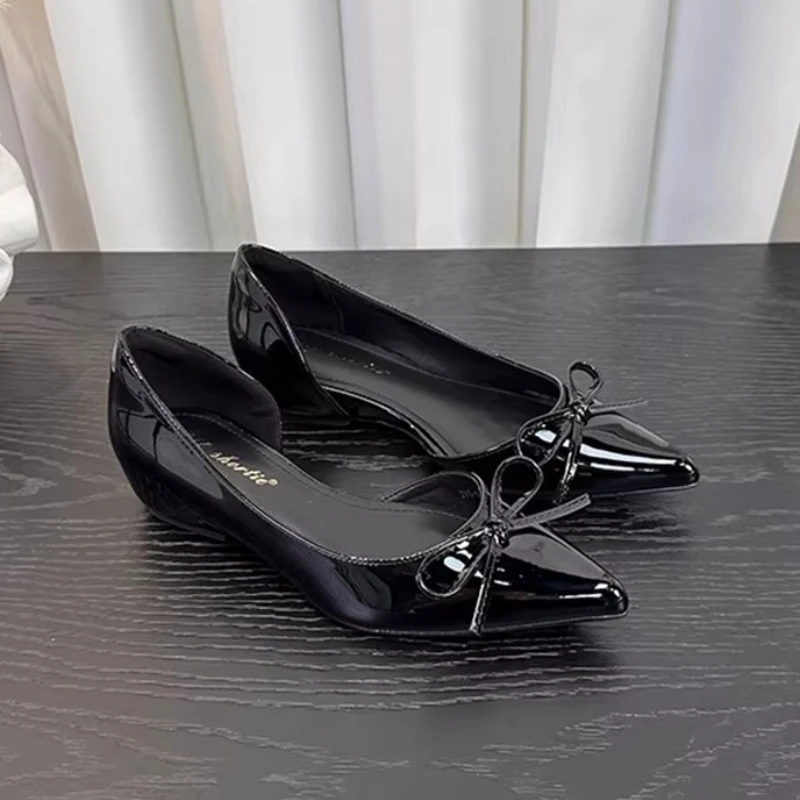 

Sweet Butterfly Embellished Pointed Toe Women's Shoes 2026 New Style Versatile Mary Jane Flat Shoes