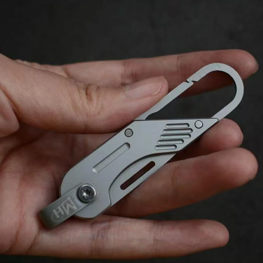Portable Folding Knife Mini Keychain Carabiner Knife Fruit Knife Portable For Package Opening Daily Fruit Cutting Keychain