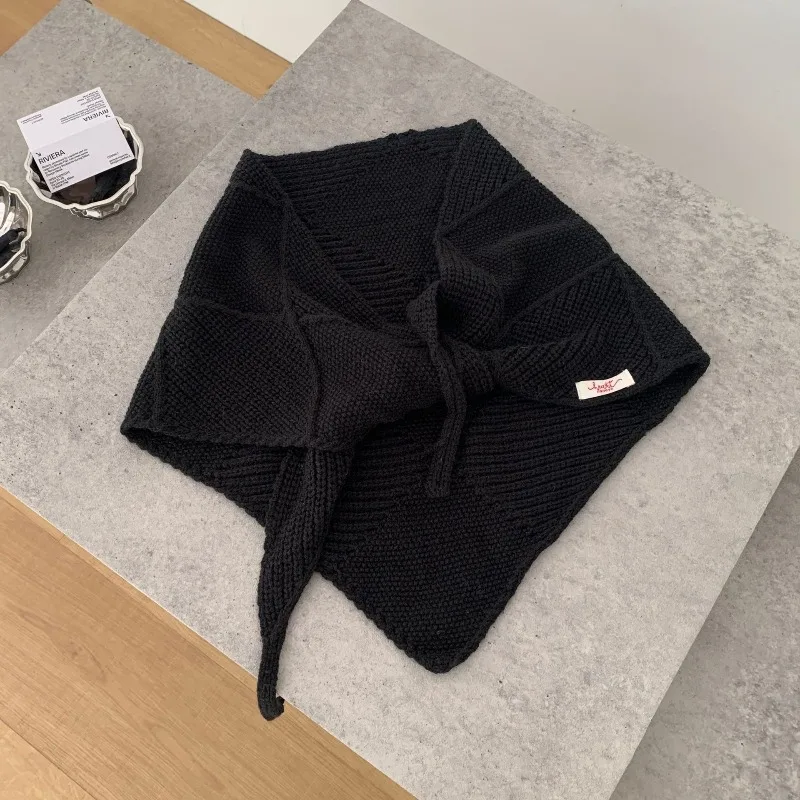 Koreanischer Wollmischschal für Damen, vielseitig einsetzbar für Herbst und Winter, warm und schützend für den Hals, gestrickter dreieckiger Schal. – Detail 3