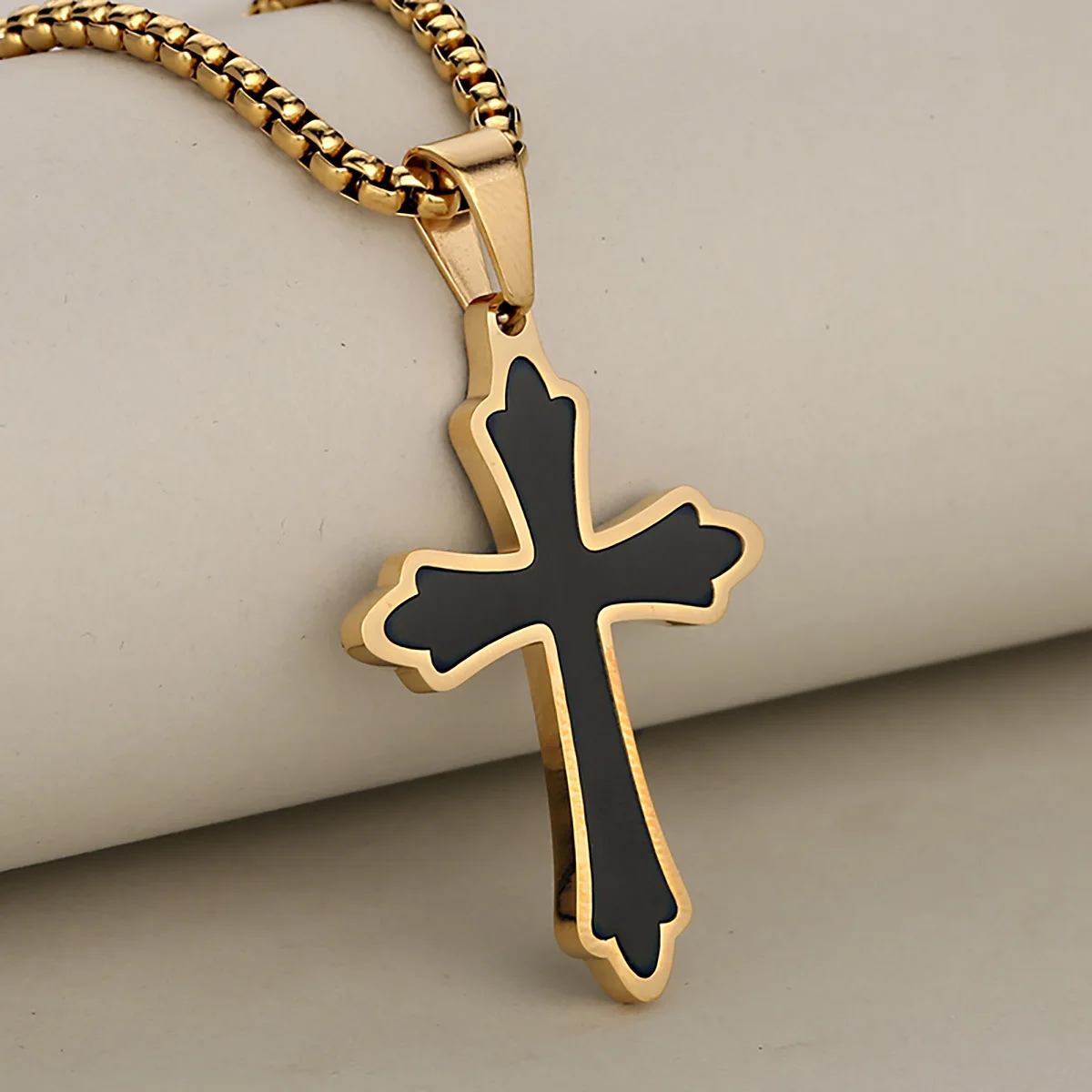 

Simple All-Match Two-Tone Hip-Hop Stainless Steel Color Retention Cross Pendant Necklace for Women and Men, Daily Necklace