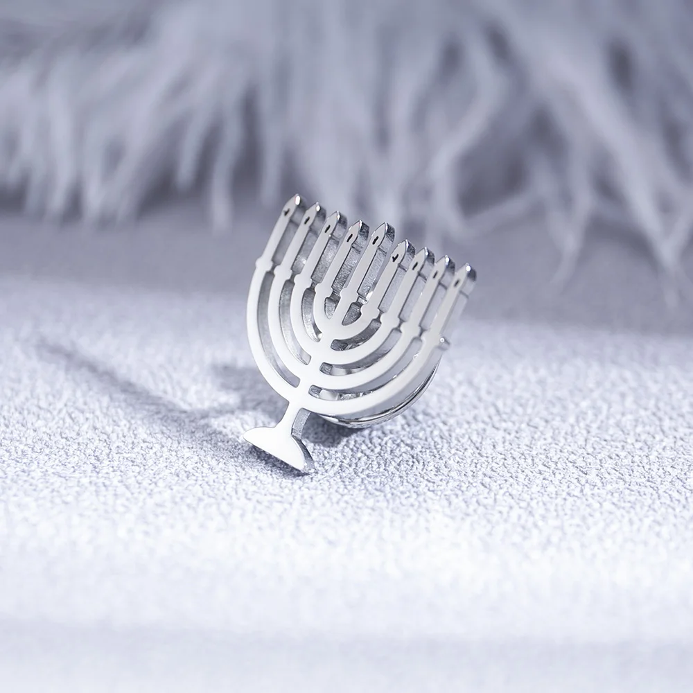 Fashion Jewish Menorah Symbol Brooch Stainless Steel Vintage Religious Emblem Pin Brooch Hanukkah Jewelry Gifts for Jew