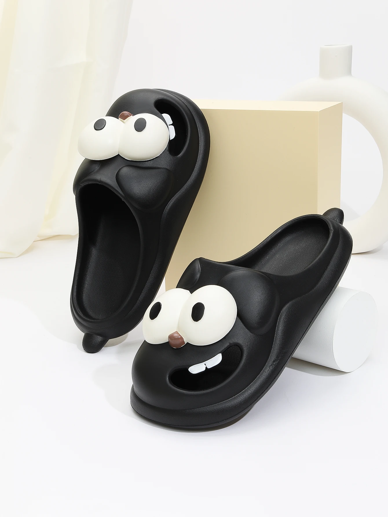 Cute big-eyed dog slippers for couples, big children, summer outer wear, Baotou cartoon slippers, home indoor non-slip clogs