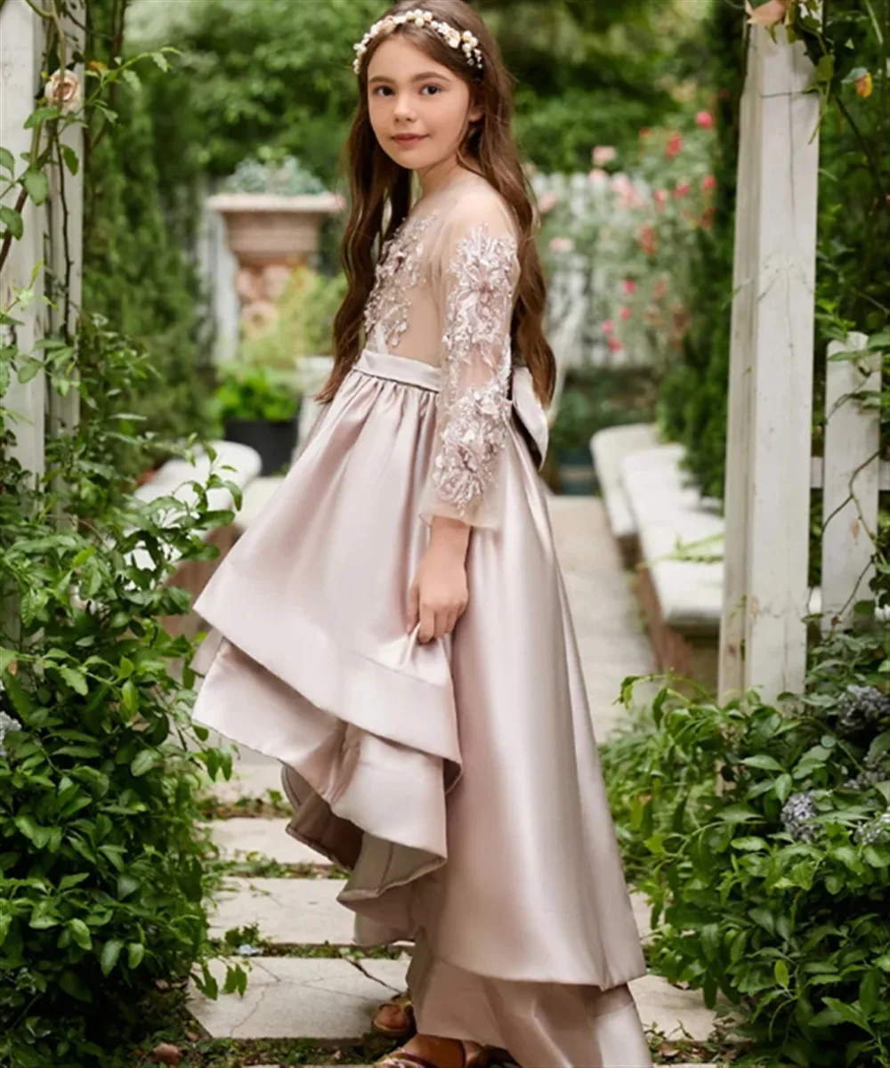 

Customized Flower Girl Wedding Dress With Bow Tiered Satin Lace Appliques Princess Pageant Dress High Low First Communion Gown
