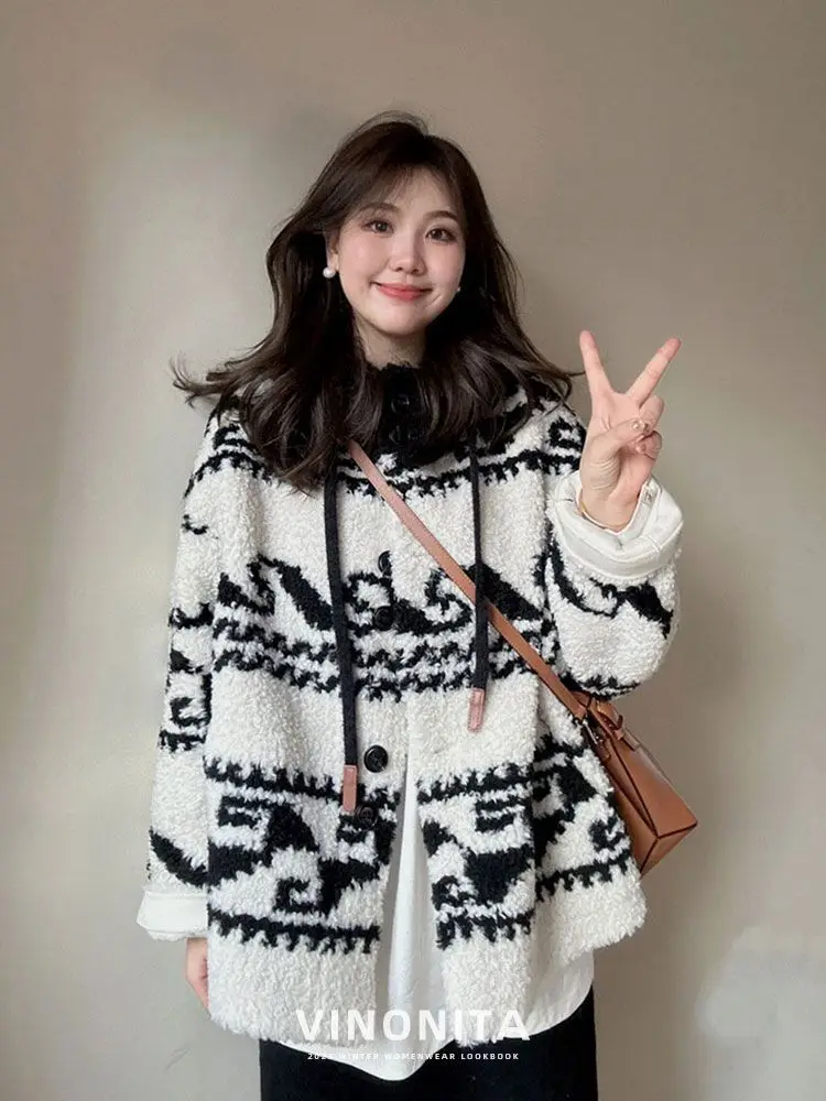 

Lamb Wool Jacket Coat Woman Summer Autumn Transitional Season Weather Change Temperature Shift Climate Alteration Environment GF