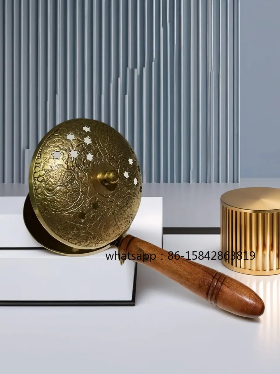 Brass Handheld Retro Style Flip Lid Incense Burner Ornament Art Aromatherapy Burner Home Decoration