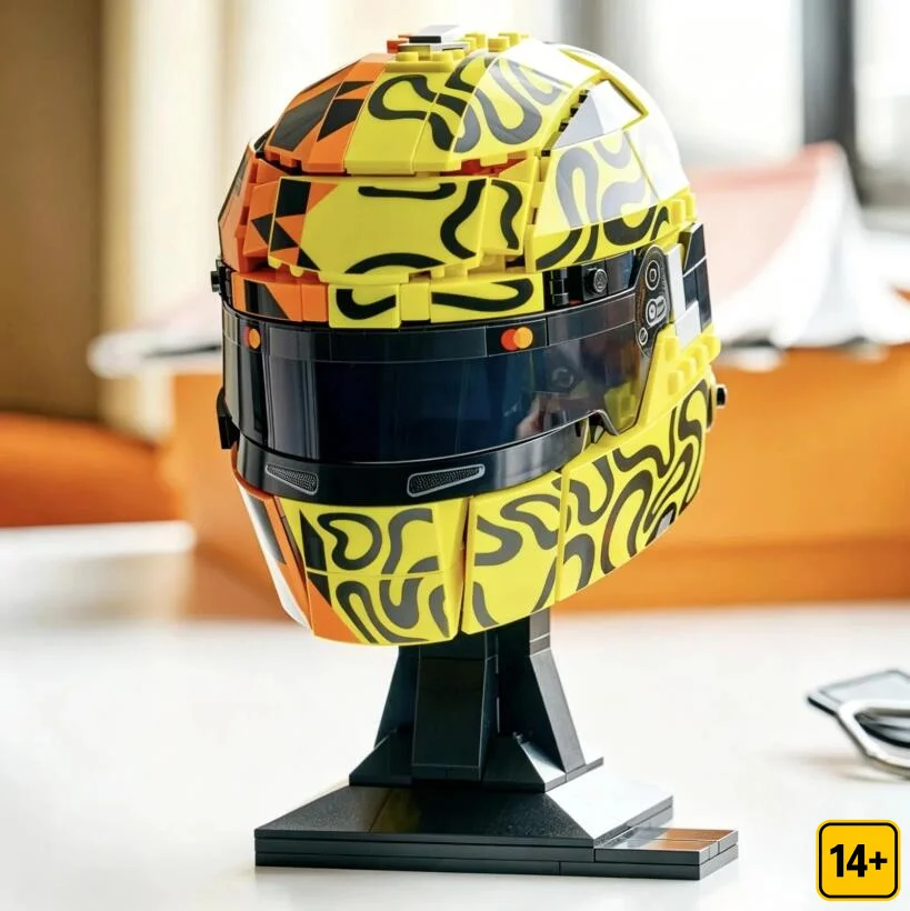 2026年新型レーシングカー-レーシングドライバー-ランド・ノリス-ヘルメット-イエロー-793ピース-組み立てブロック-パズルモデル-おもちゃ-装飾品-誕生日プレゼント
