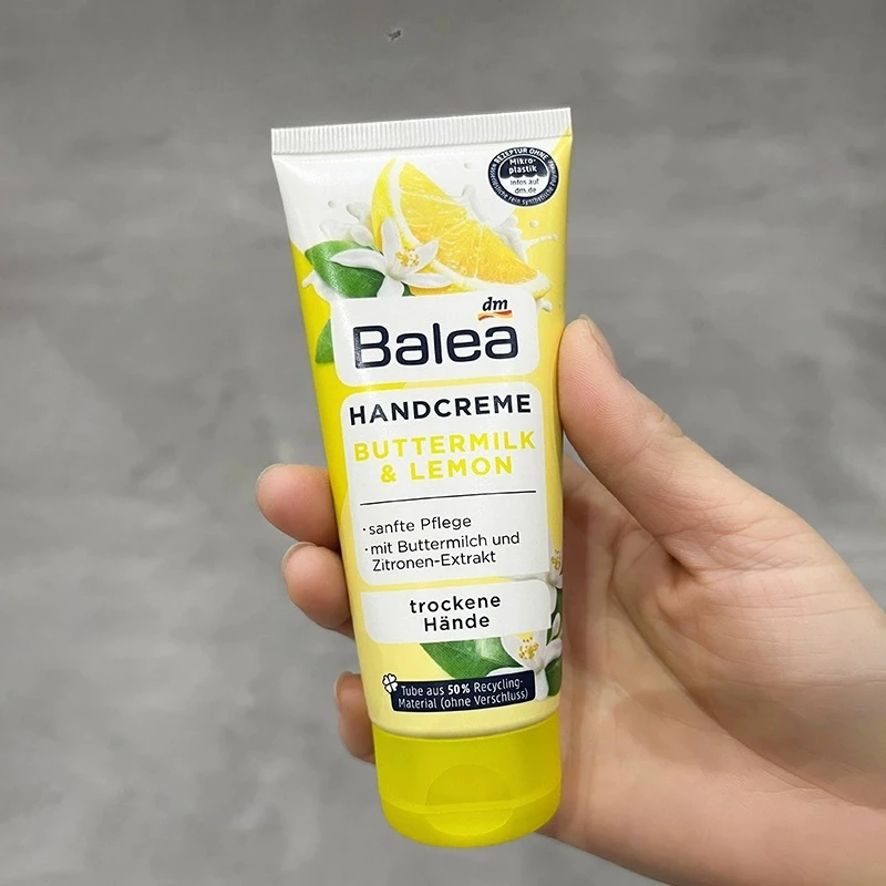 Reparierende Handcreme für raue und trockene Hände – mit Balea-Buttermilch-Zitrone angereicherte intensive Pflege, stellt Weichheit wieder her, 24-Stunden-Schutz