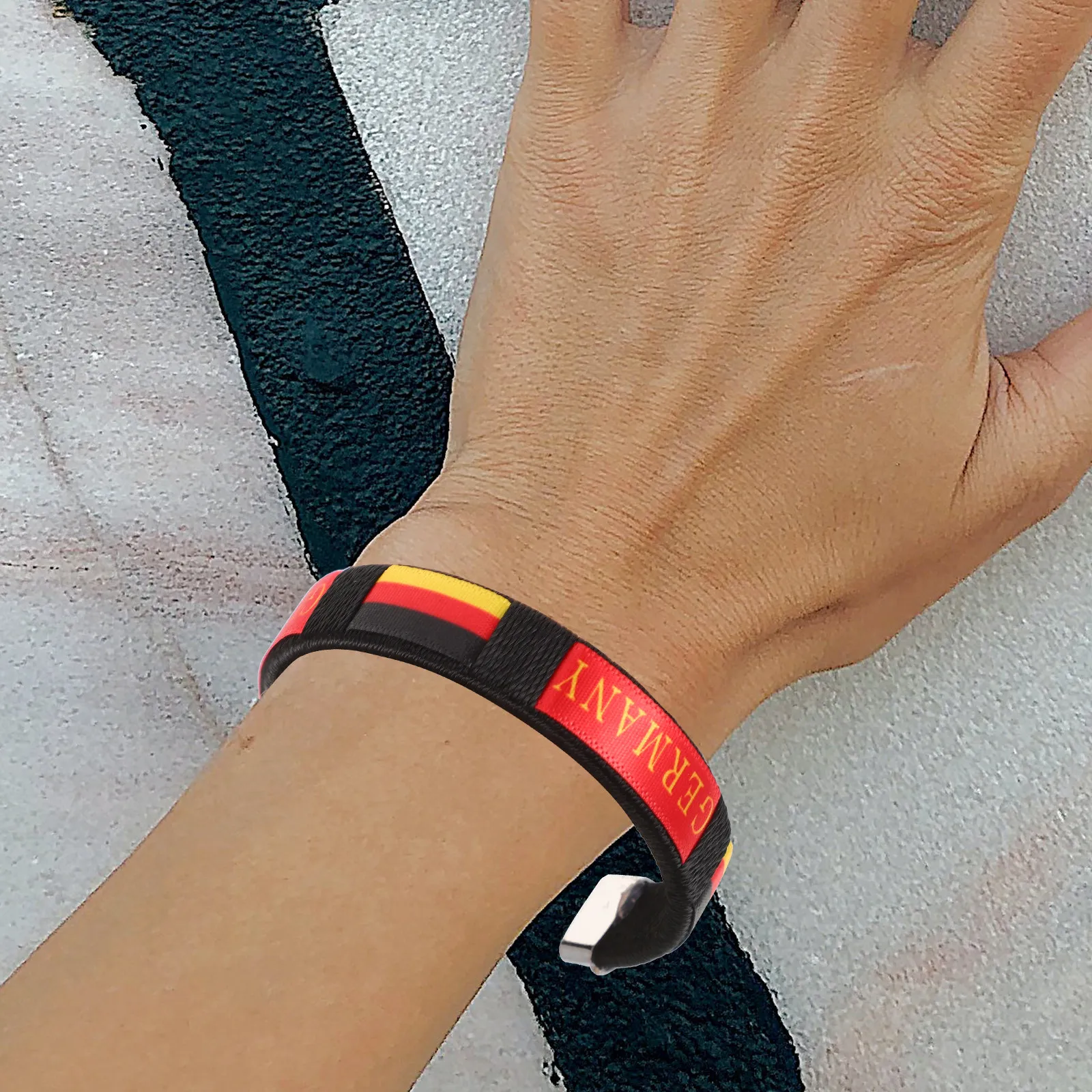 

Декоративный браслет-флажок с узором для футбольных матчей, праздничный браслет для вечеринок, спортивных мероприятий, карнавалов