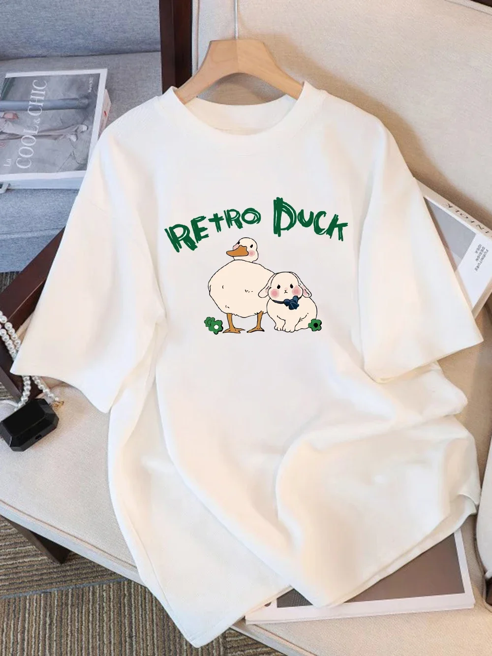 

Женская футболка, летняя мультяшная ретро-принт с кроликом и уткой, с коротким рукавом, свободный круглый вырез, мягкий удобный топ, повседневная одежда с графикой