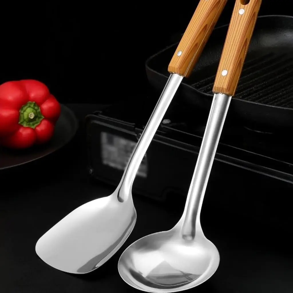 طقم أدوات مطبخ من الفولاذ المقاوم للصدأ طقم مكون من خمس قطع - طقم طهي مع ملعقة - أدوات طبخ متينة بمقبض خشبي غير قابل للانزلاق #4