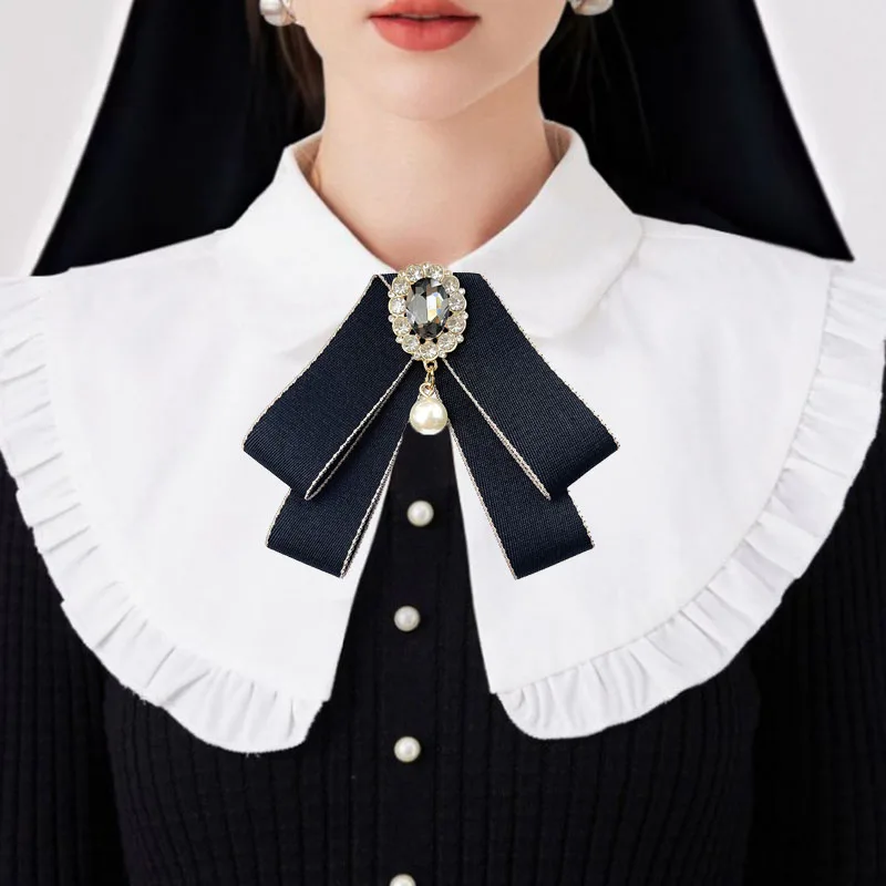 

Брошь с галстуком-бабочкой, женские корейские британские студенческие выпускные рубашки в студенческом стиле, рубашки с кристаллами и жемчугом, лента с маленьким воротником и цветами