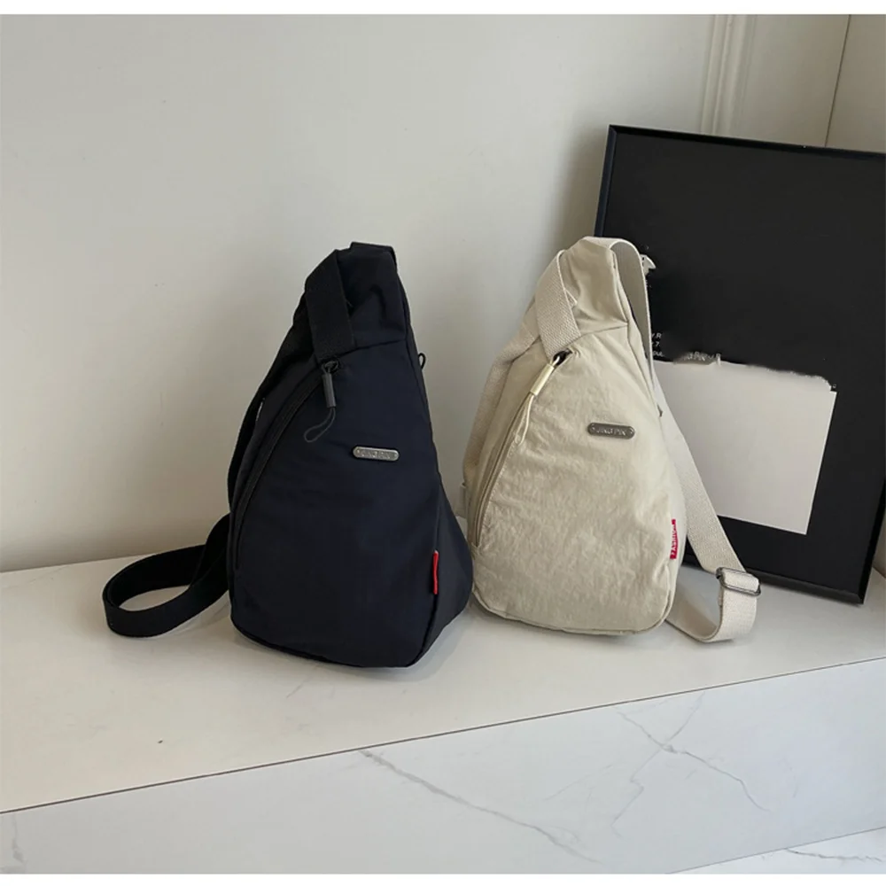 Bolsa feminina versátil e elegante de nylon para viagem, bolsa tiracolo casual e simples, na moda e na moda, novo estilo