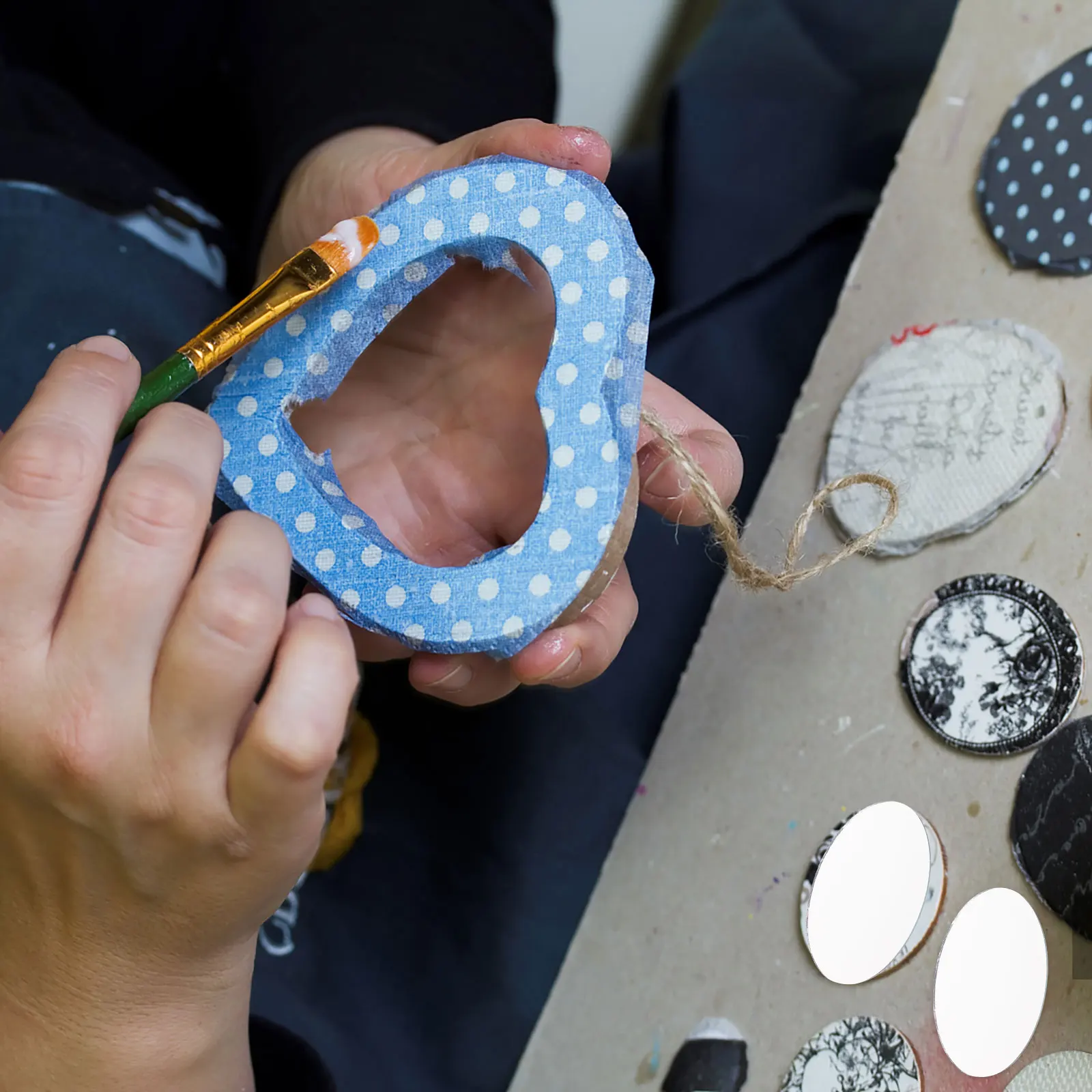 

20Pcs DIY Alloy Mirror Lens Oval Shaped Mini Makeup Mirror Unfinished Craft Piece Portable Storage Handbag Friendly Women Beauty