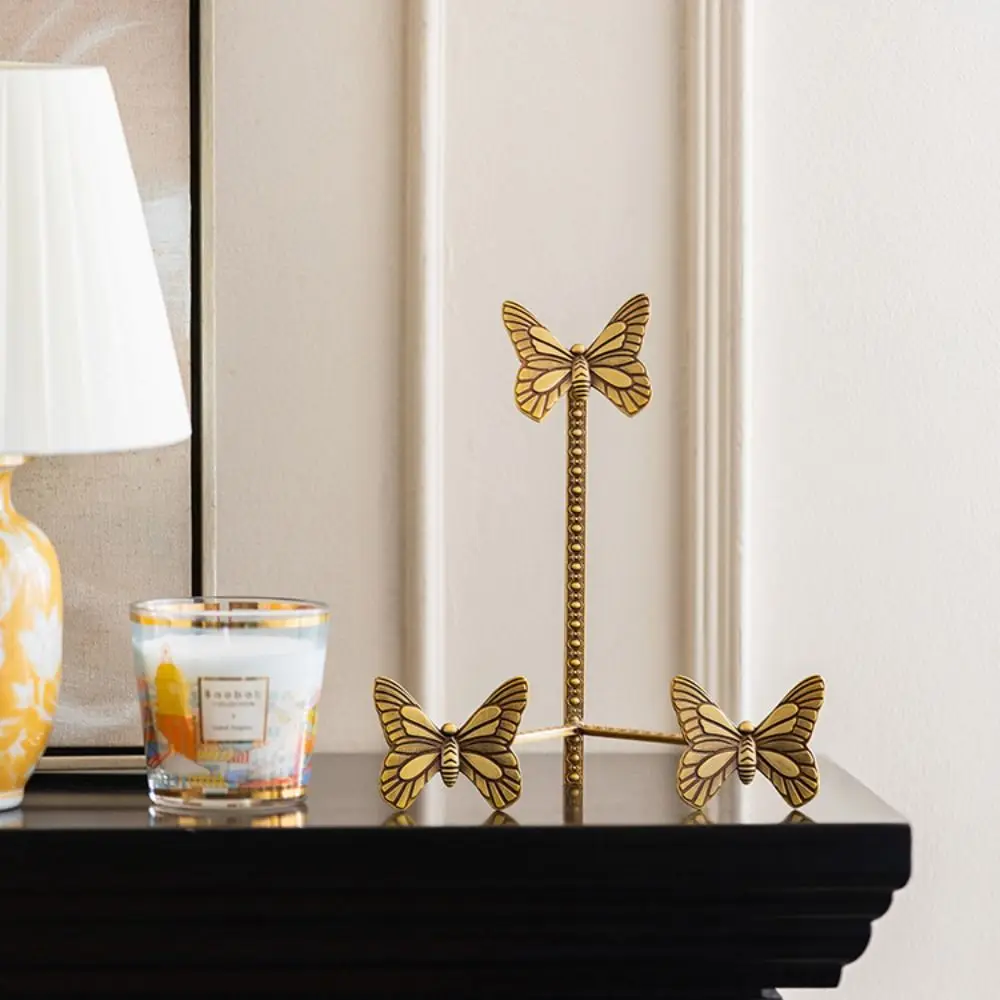 Vintage Design Butterfly Alloy Plate Stand Butterfly Motif Light Luxury Style Gold Decorative Easel Brass Dining Table
