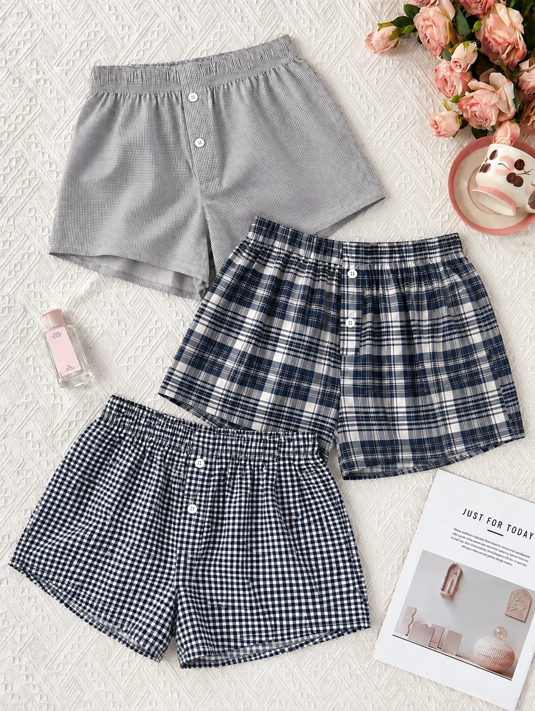 Three-Pack of Women's Comfortable Sleep Pants, Soft and Skin-Friendly Home Shorts, Simple Plaid Pants That Can Be Worn Outside