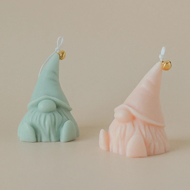 Zackoo Santa Claus Scented Candle Gift Christmas Freesia Fragrance Paraffin Wax Candles Gift Home Decoration Handmade Souvenir