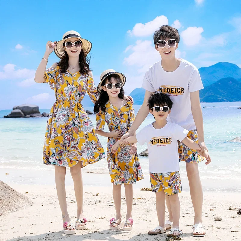 

Vacation Couple Look Family Matching Resort Clothing Holiday Parent-child Clothes Mom Daughter Dress Dad Son Two Piece Outfits