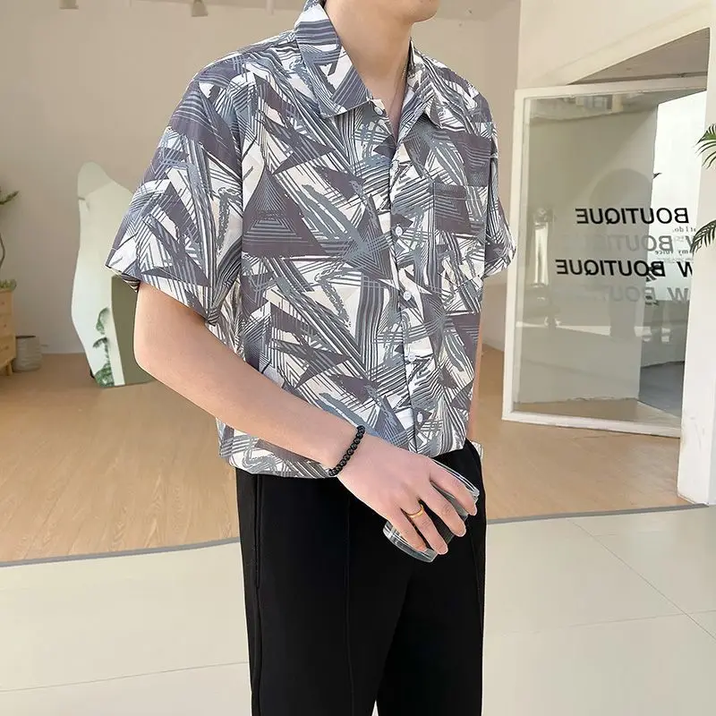 Elegant Design Men's Short Sleeve Shirt