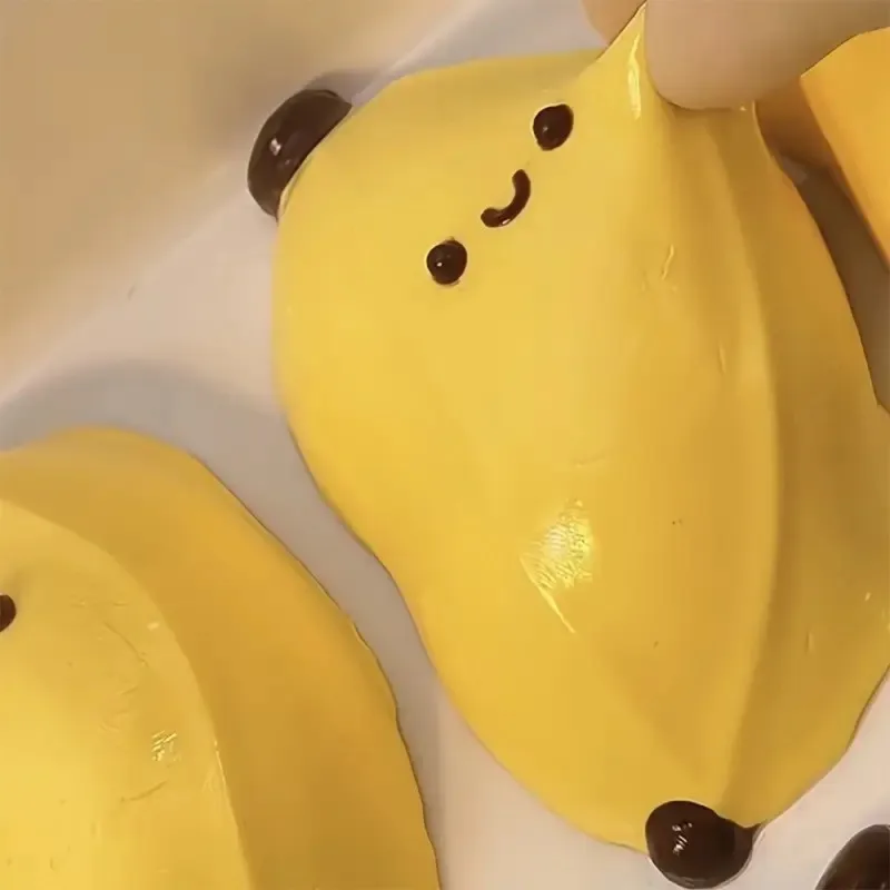 Taba Squishy Banana Squeeze Toy - Jouets sensoriels anti-stress mignons pour enfants et adultes, faux aliments doux, cadeau de farces pour anniversaire