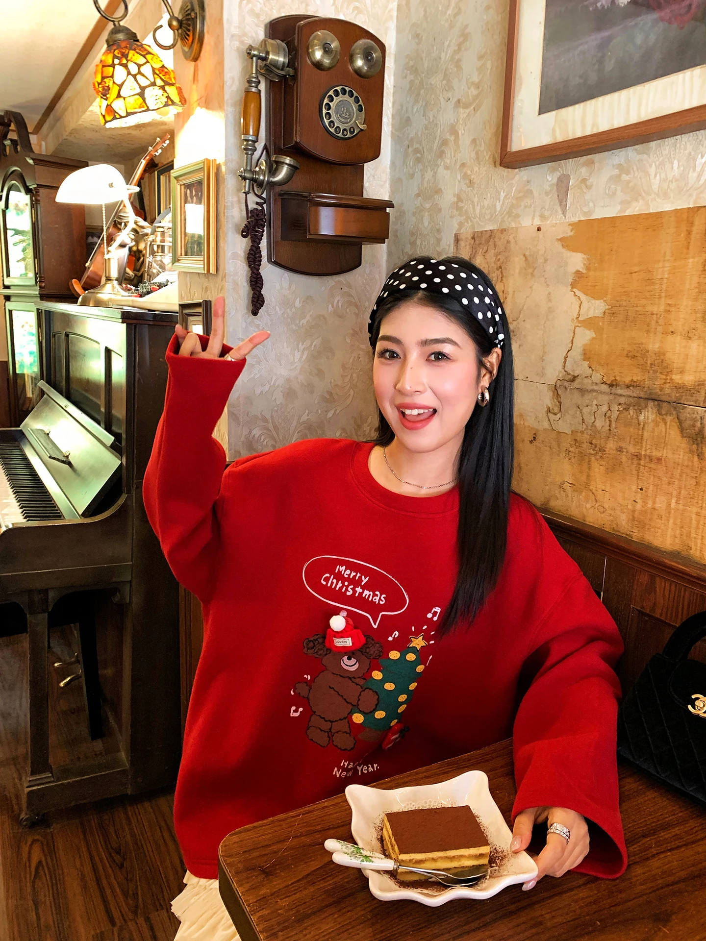 

Красная толстовка с капюшоном и принтом для женщин, новый дизайн, повседневная, длинный рукав, теплая, весенняя, модная, Tefamani