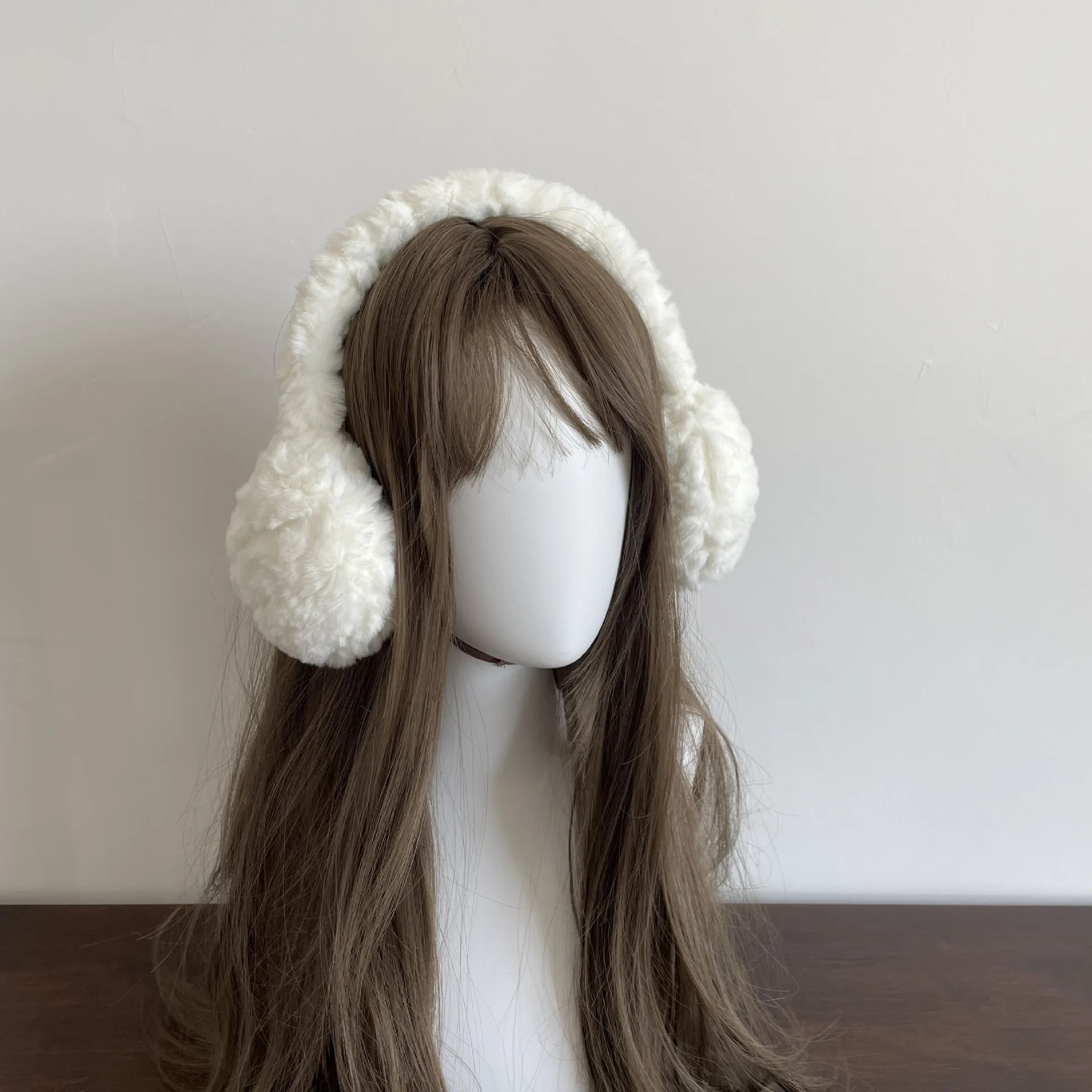 الأبيض تقليد الصوف طويل الشعر أفخم غطاء للأذنين الشتاء سميكة الدافئة غطاء للأذنين موضة غطاء للأذن في الهواء الطلق الملحقات