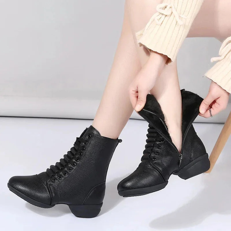 Sepatu bot dansa Jazz wanita, sepatu kets bot tari Modern ruang dansa wanita lembut kualitas tinggi