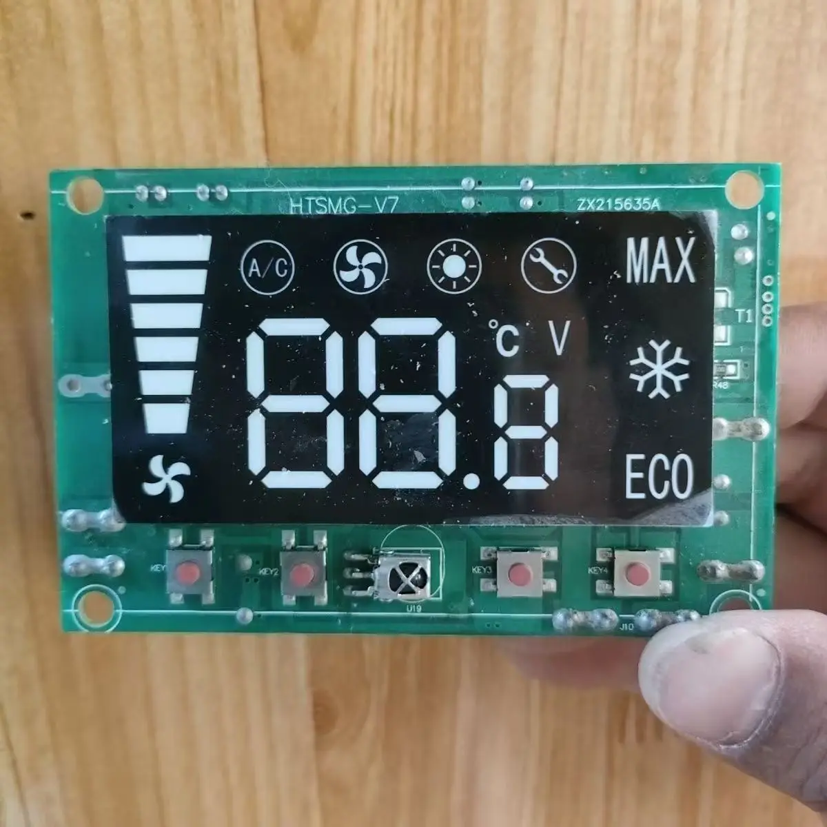 

Suitable for 12/24V Parking Electric Air Conditioner Indoor Unit Control Panel