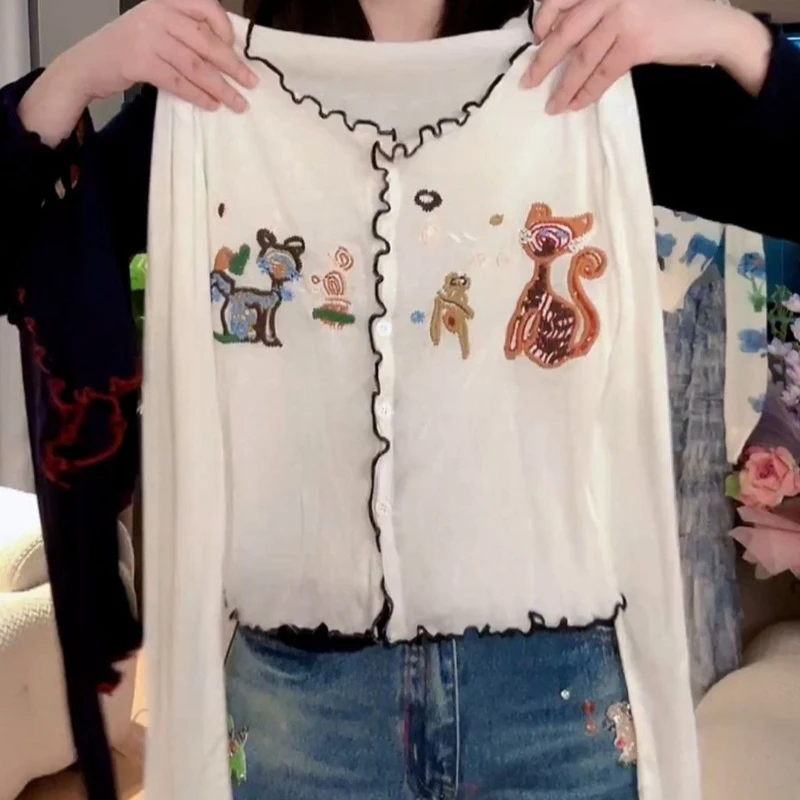 Autumn A New Casual Style, Slimming and Youthful Sun-protective Beautiful Top for Women with A Cartoon-printed Wooden Ear Design