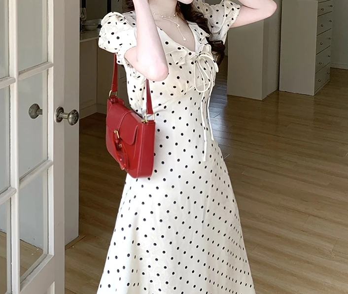 فساتين أنيقة عتيقة منقطة أنيقة صالحة للأكل على شكل شجرة فطريات فيريكور للسهرة في شارع العليا بالإضافة إلى حجم الملابس