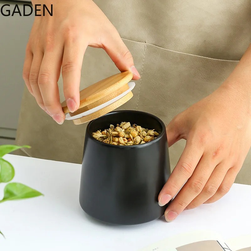 Nordic Simple Black Ceramic Airtight Jar 500ml Round Tea Tin with Bamboo Lid Kitchen Storage Tool Grain Dispenser Household