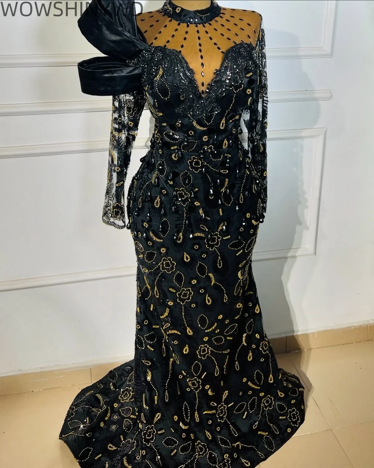 2025年 ブラック マーメイド プロムドレス ビーズ クリスタル スパンコール シアーネック イブニング フォーマル パーティー バースデー ガウン ドレス ZJ223