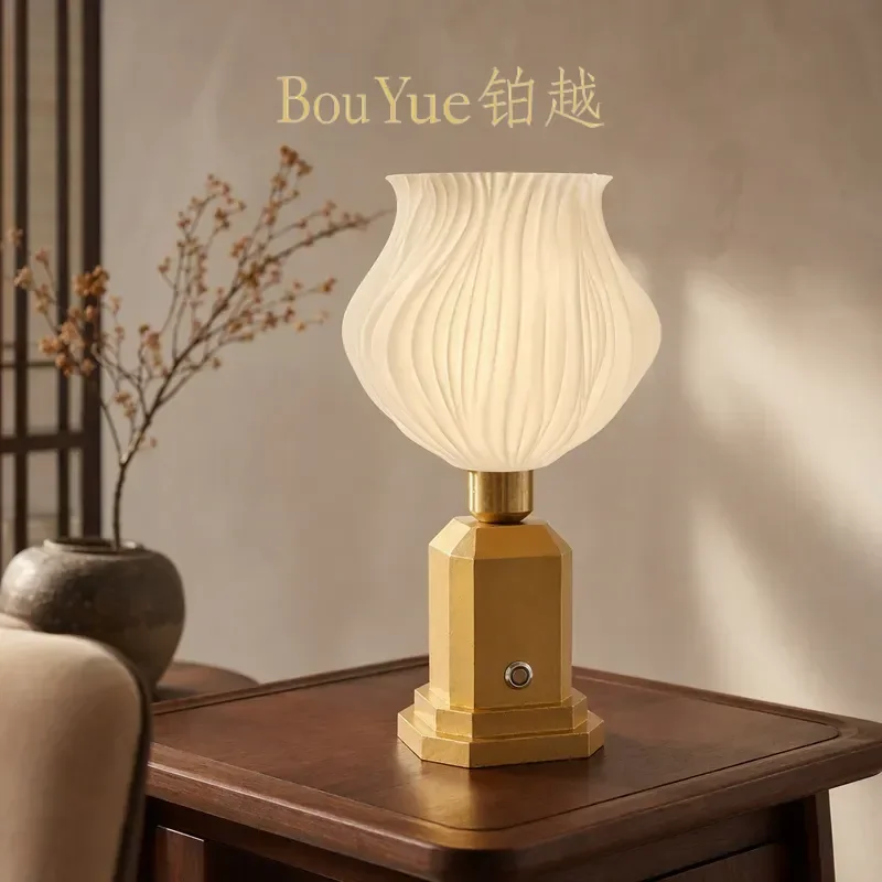 Modern Cream Style Rechargeable Night Light Luxury Table Lamp for Bedroom Bedside Restaurant Atmosphere Lighting Simple Decor