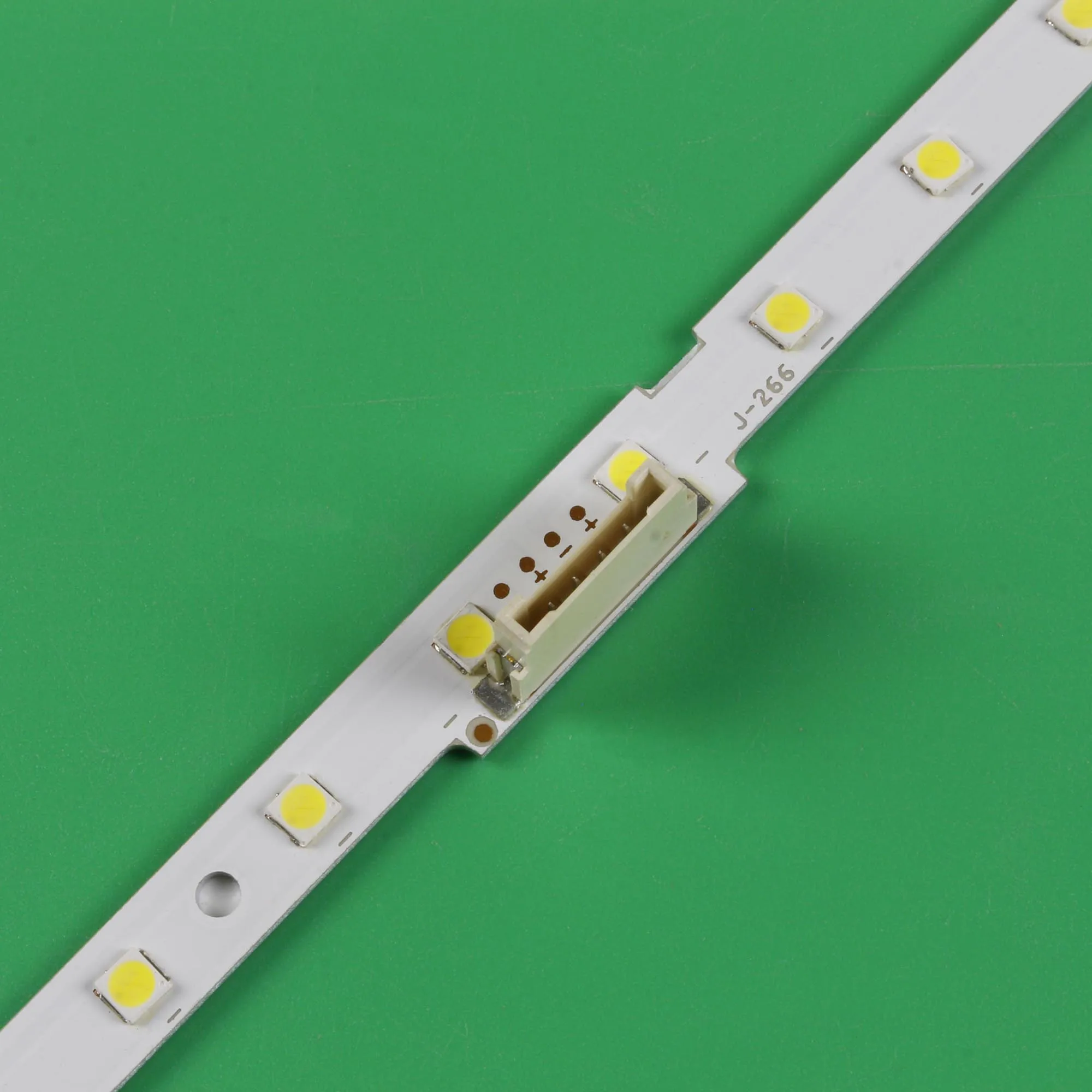 UE65NU7175 UE65NU6025 UN65NU6950 UN65NU6900 BN96-45635A BN61-15486A UE65NU7140 UE65NU7200 UE65NU7400U LEDバックライトストリップ